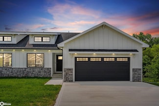 836 W Merle Hibbs Blvd, Marshalltown, IA 50158