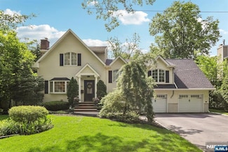 15 Spruce Place, Ho Ho Kus, NJ 07423