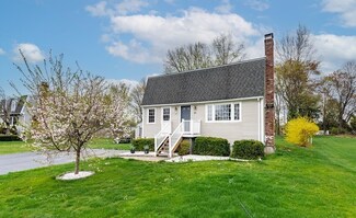 31 Pheasant Run Cir, Feeding Hills, MA 01030