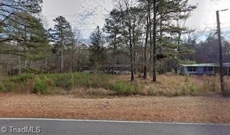 130 Riverview Dr, Vass, NC 28394