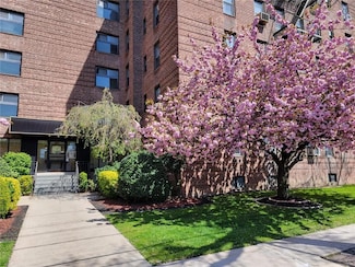 2209 Knapp St Unit 3G, Brooklyn, NY 11229