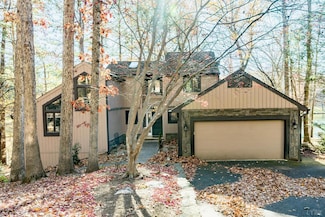 409 Lake Vista Dr, Forest, VA 24551