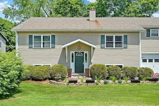 13 Queen St, Barre, VT 05641