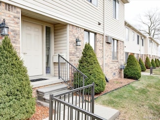 1700 River Rd Unit 9, Marysville, MI 48040