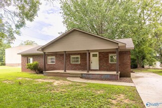 345 Monroe St, Courtland, AL 35618