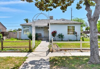 1645 W Fountain Way, Fresno, CA 93705