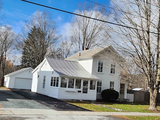 291 College St N, Poultney, VT 05764