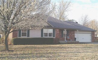 1301 E 15th St, Lamar, MO 64759