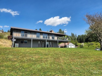 131 Beaver Nob Dr, Kamiah, ID 83536