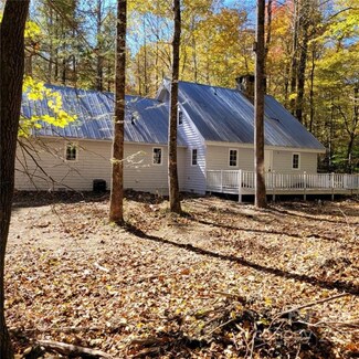 812 Jakes Mountain Rd, Deep Gap, NC 28618
