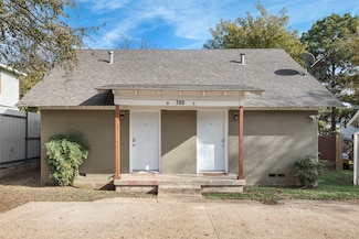 709 N Pecan St, Arlington, TX 76011
