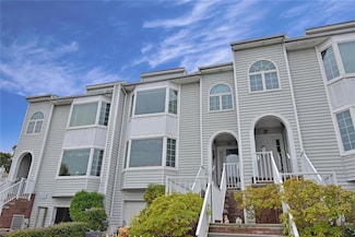 241 Oak Park Dr Unit 57B, Little Neck, NY 11362