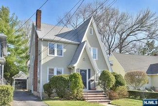 23 Florence Ave, Cresskill, NJ 07626