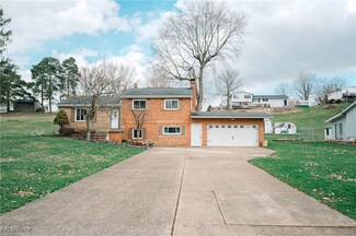 6940 Pinecrest St NE, Canton, OH 44721