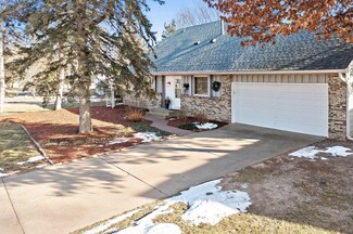 2601 Hidden Valley Ln, Stillwater, MN 55082