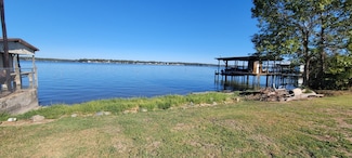 278 Harbor Dr, Onalaska, TX 77360