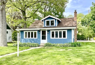 556 Highland Rd, Williams Bay, WI 53191