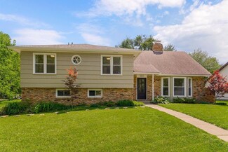 3825 Birchwood Dr, Kansas City, MO 64137