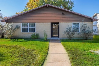 3125 Rainbow Dr, Grand Prairie, TX 75052