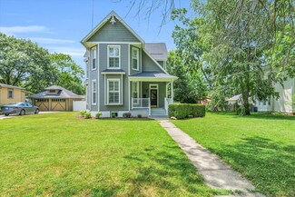 432 S Charter St, Monticello, IL 61856