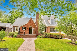 5001 14th St N, Arlington, VA 22205