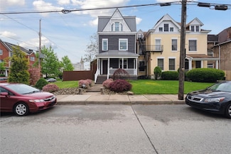 5822 Rippey St, Pittsburgh, PA 15206