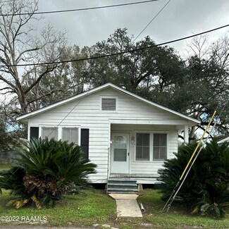 128 Labbe St, Saint Martinville, LA 70582