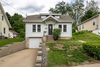 1222 Wood St, Dubuque, IA 52001