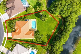 20380 Hacienda Ct, Boca Raton, FL 33498