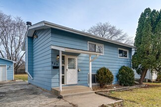 659 Briar Rd Unit 8, Wauconda, IL 60084