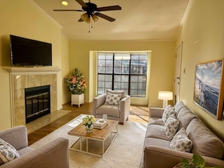 2733 Silver Creek Dr Unit 205, Arlington, TX 76006