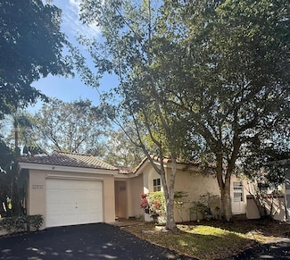 1321 Seagrape Cir, Weston, FL 33326
