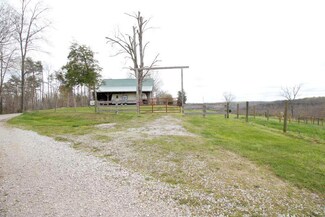 893 Center Point Rd W, Cub Run, KY 42729