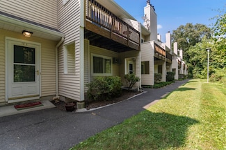 8 Rose Ln Unit 10-5, Danbury, CT 06811