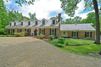 33W599 Mare Barn Ln, Wayne, IL 60184