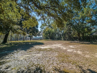 1547 Brodie Rd, Biloxi, MS 39532