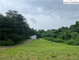 308 W Caldwell Dr, Lenoir, NC 28645