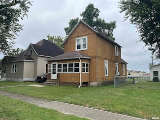 404 N Beech St, Centralia, IL 62801