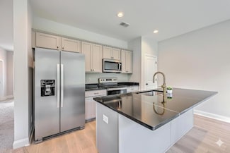 159 Hawthorne Landing Dr, Goose Creek, SC 29445