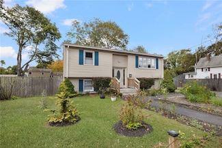 25 Webb Ave, Warwick, RI 02889