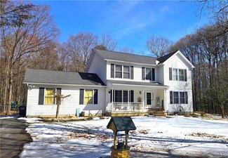 25 Juniper Rd, Palmerton, PA 18071