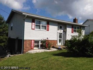 305 Mayer Ave, Terra Alta, WV 26764