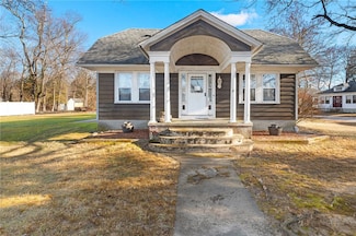 133 New London Ave, Warwick, RI 02886
