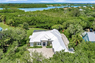 710 Canoe Trail, Vero Beach, FL 32963