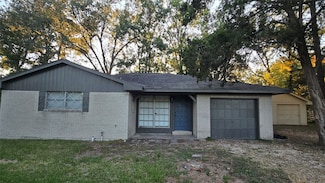 8235 Thompson Rd, Highlands, TX 77562