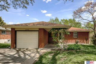 430 Apache Trail, Lincoln, NE 68505