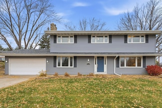 11121 Carver Ct, Burnsville, MN 55337