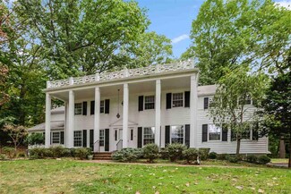 22 Fox Hedge Rd, Saddle River, NJ 07458