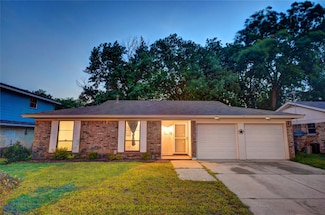 1417 Norwood Dr, Hurst, TX 76053