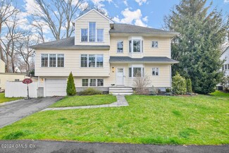 38 Amherst Rd, Riverside, CT 06878